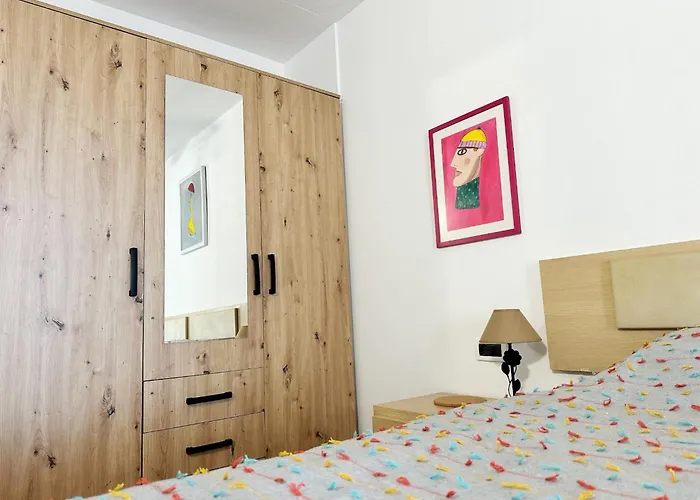 Spacious Art With Large Terrace, Relaxing Ocean View, Near Beaches