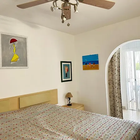 Spacious Art With Large Terrace, Relaxing Ocean View, Near Beaches
