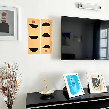 Apartment Spacious Art With Large Terrace, Relaxing Ocean View, Near Beaches