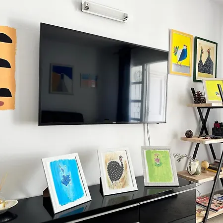 Spacious Art With Large Terrace, Relaxing Ocean View, Near Beaches