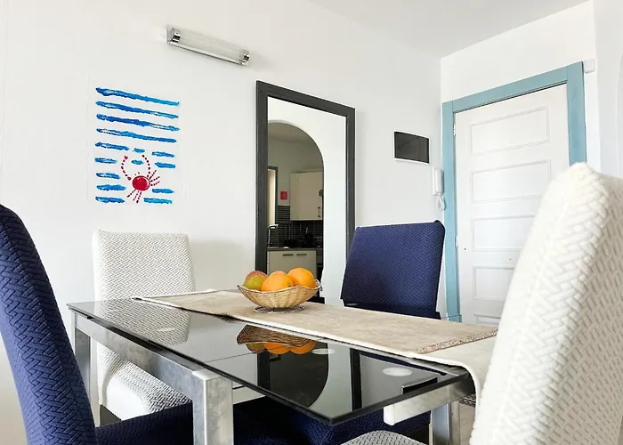 Spacious Art With Large Terrace, Relaxing Ocean View, Near Beaches