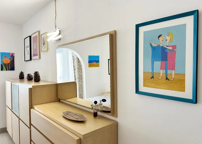 Апартаменти Spacious Art With Large Terrace, Relaxing Ocean View, Near Beaches