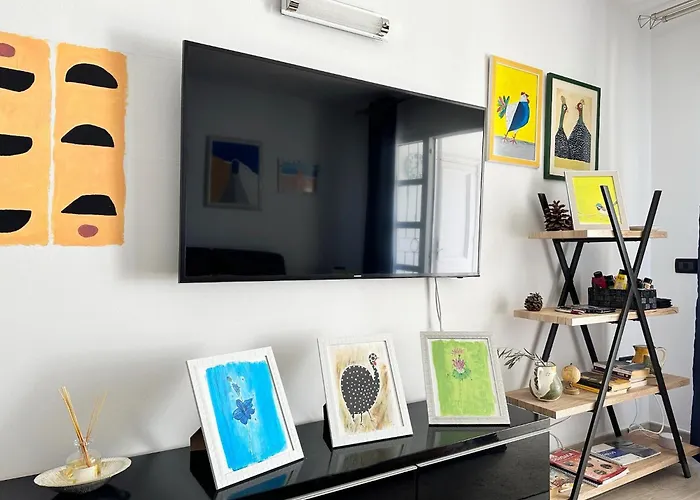 Spacious Art With Large Terrace, Relaxing Ocean View, Near Beaches