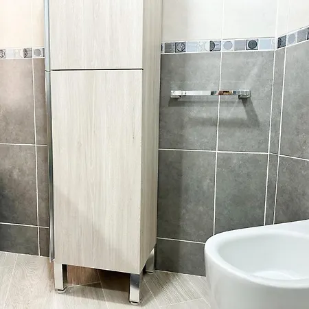 아파트 Relaxing Ocean View, Spacious Art With Large Terrace, Near Beaches 아데제