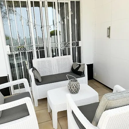 Апартаменты Relaxing Ocean View, Spacious Art With Large Terrace, Near Beaches *