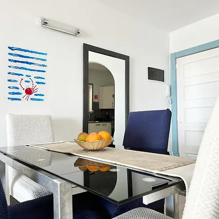 Spacious Art With Large Terrace, Relaxing Ocean View, Near Beaches