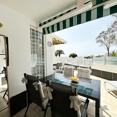 Spacious Art With Large Terrace, Relaxing Ocean View, Near Beaches