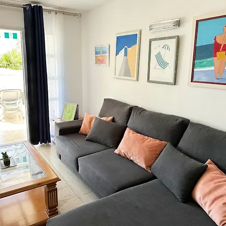 Spacious Art With Large Terrace, Relaxing Ocean View, Near Beaches Lejlighed *