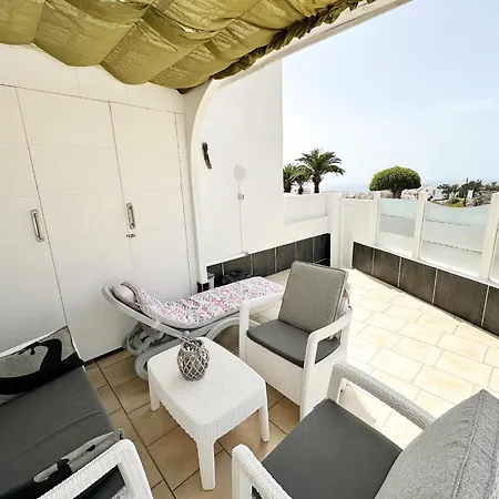 Spacious Art With Large Terrace, Relaxing Ocean View, Near Beaches