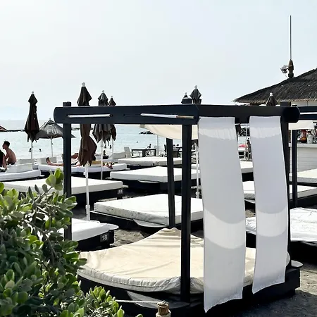 Spacious Art With Large Terrace, Relaxing Ocean View, Near Beaches